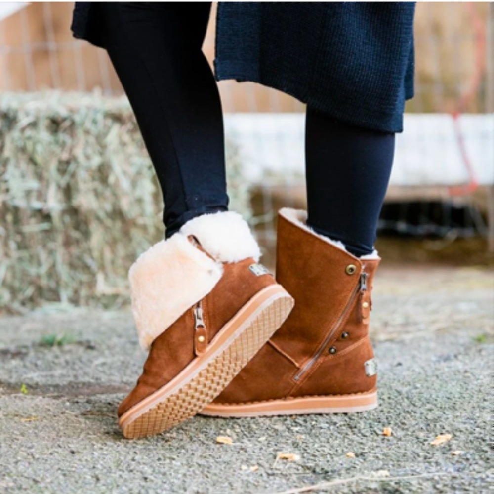 Cloud Nine Sheepskin Trixie Women's Boots 7 Camel Brown